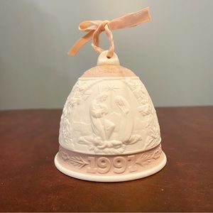Vintage 1991 Lladro Porcelain Christmas Bell